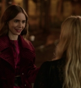 Emily_in_Paris_S01E04_A_Kiss_Is_Just_A_Kiss_720p_NF_WEB-DL_DDP5_1_x264-BTN_1083.jpg
