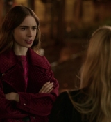 Emily_in_Paris_S01E04_A_Kiss_Is_Just_A_Kiss_720p_NF_WEB-DL_DDP5_1_x264-BTN_1094.jpg