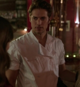Emily_in_Paris_S01E04_A_Kiss_Is_Just_A_Kiss_720p_NF_WEB-DL_DDP5_1_x264-BTN_1105.jpg