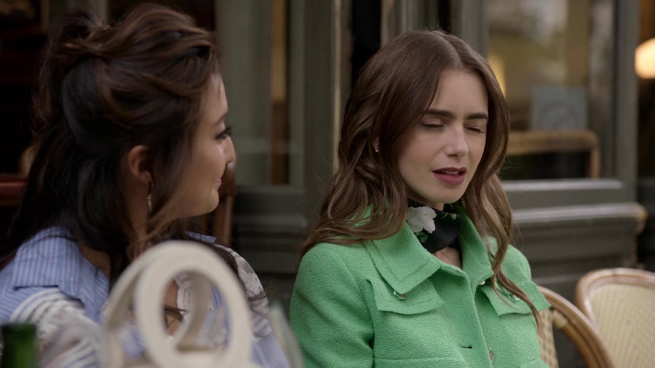 Emily_in_Paris_S01E05_Faux_Amis_720p_NF_WEB-DL_DDP5_1_x264-BTN_0067.jpg