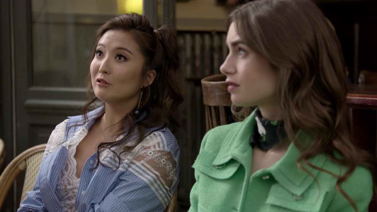 Emily_in_Paris_S01E05_Faux_Amis_720p_NF_WEB-DL_DDP5_1_x264-BTN_0069.jpg