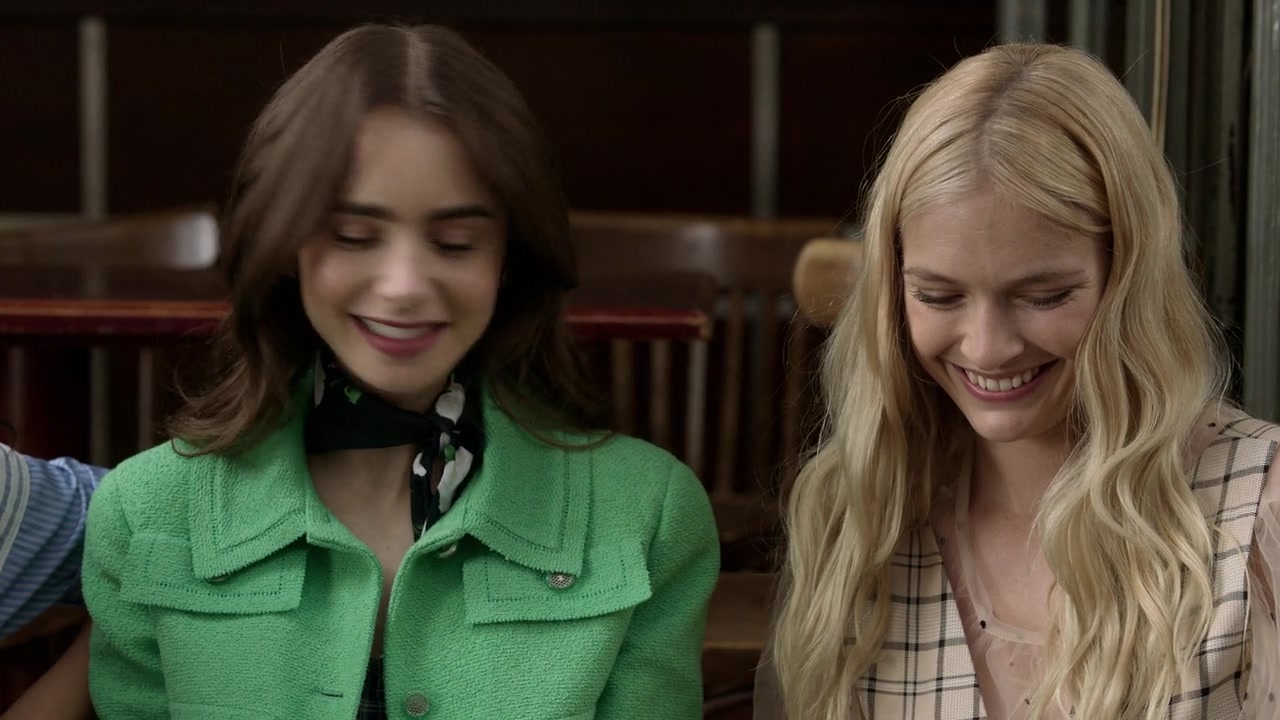Emily_in_Paris_S01E05_Faux_Amis_720p_NF_WEB-DL_DDP5_1_x264-BTN_0122.jpg Emily_in_Paris_S01E05_Faux_Amis_720p_NF_WEB-DL_DDP5_1_x264-BTN_0122.jpg