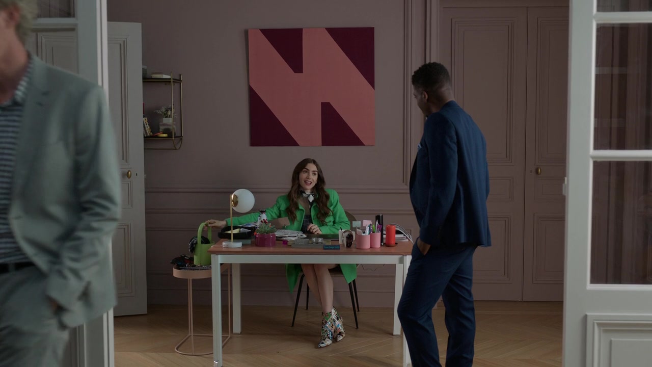Emily_in_Paris_S01E05_Faux_Amis_720p_NF_WEB-DL_DDP5_1_x264-BTN_0231.jpg Emily_in_Paris_S01E05_Faux_Amis_720p_NF_WEB-DL_DDP5_1_x264-BTN_0231.jpg