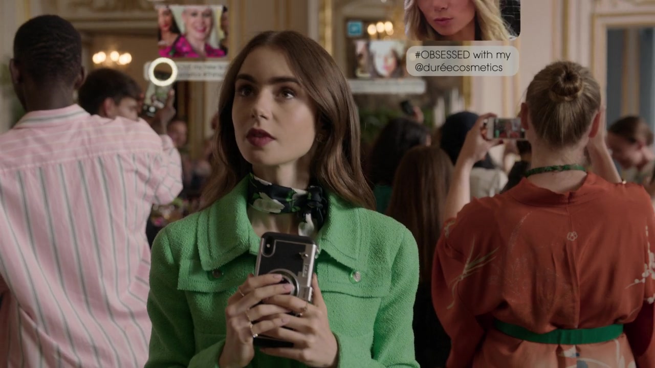 Emily_in_Paris_S01E05_Faux_Amis_720p_NF_WEB-DL_DDP5_1_x264-BTN_0333.jpg