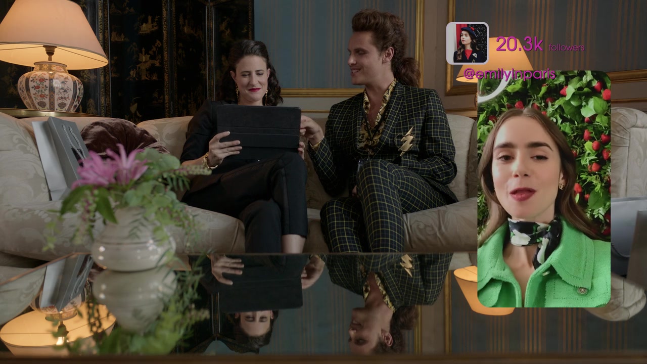 Emily_in_Paris_S01E05_Faux_Amis_720p_NF_WEB-DL_DDP5_1_x264-BTN_0352.jpg