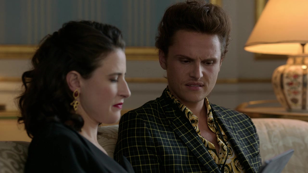 Emily_in_Paris_S01E05_Faux_Amis_720p_NF_WEB-DL_DDP5_1_x264-BTN_0354.jpg Emily_in_Paris_S01E05_Faux_Amis_720p_NF_WEB-DL_DDP5_1_x264-BTN_0354.jpg
