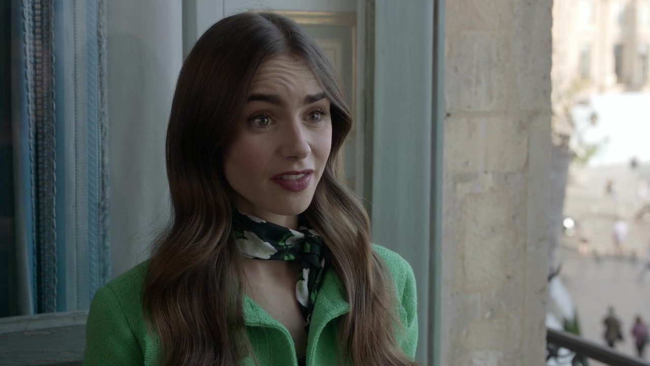 Emily_in_Paris_S01E05_Faux_Amis_720p_NF_WEB-DL_DDP5_1_x264-BTN_0423.jpg