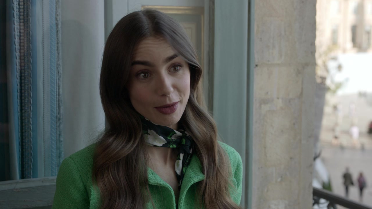 Emily_in_Paris_S01E05_Faux_Amis_720p_NF_WEB-DL_DDP5_1_x264-BTN_0424.jpg
