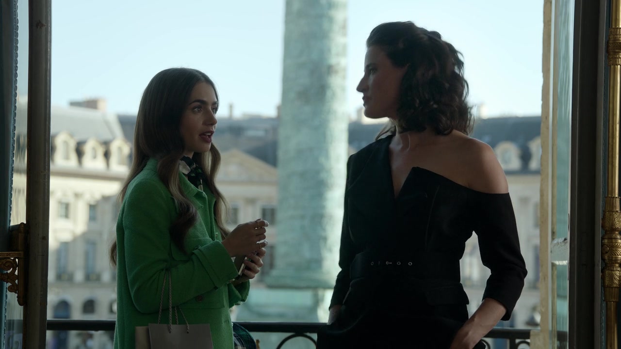 Emily_in_Paris_S01E05_Faux_Amis_720p_NF_WEB-DL_DDP5_1_x264-BTN_0437.jpg