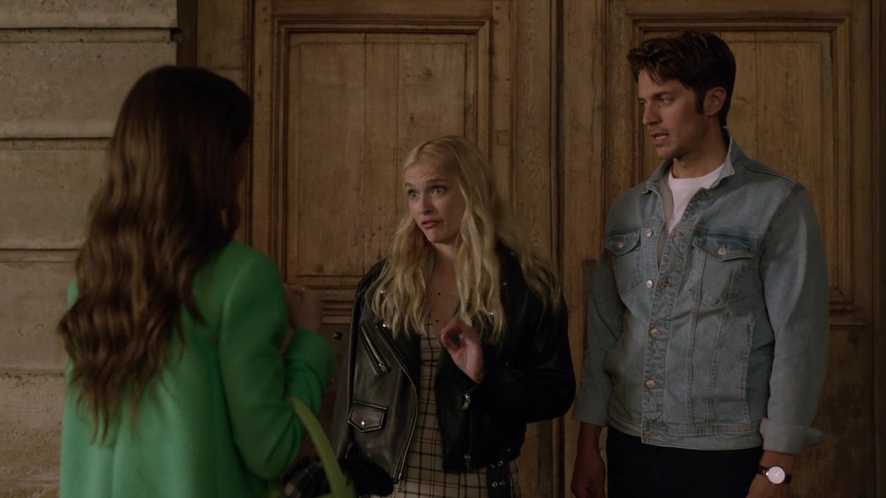 Emily_in_Paris_S01E05_Faux_Amis_720p_NF_WEB-DL_DDP5_1_x264-BTN_0455.jpg