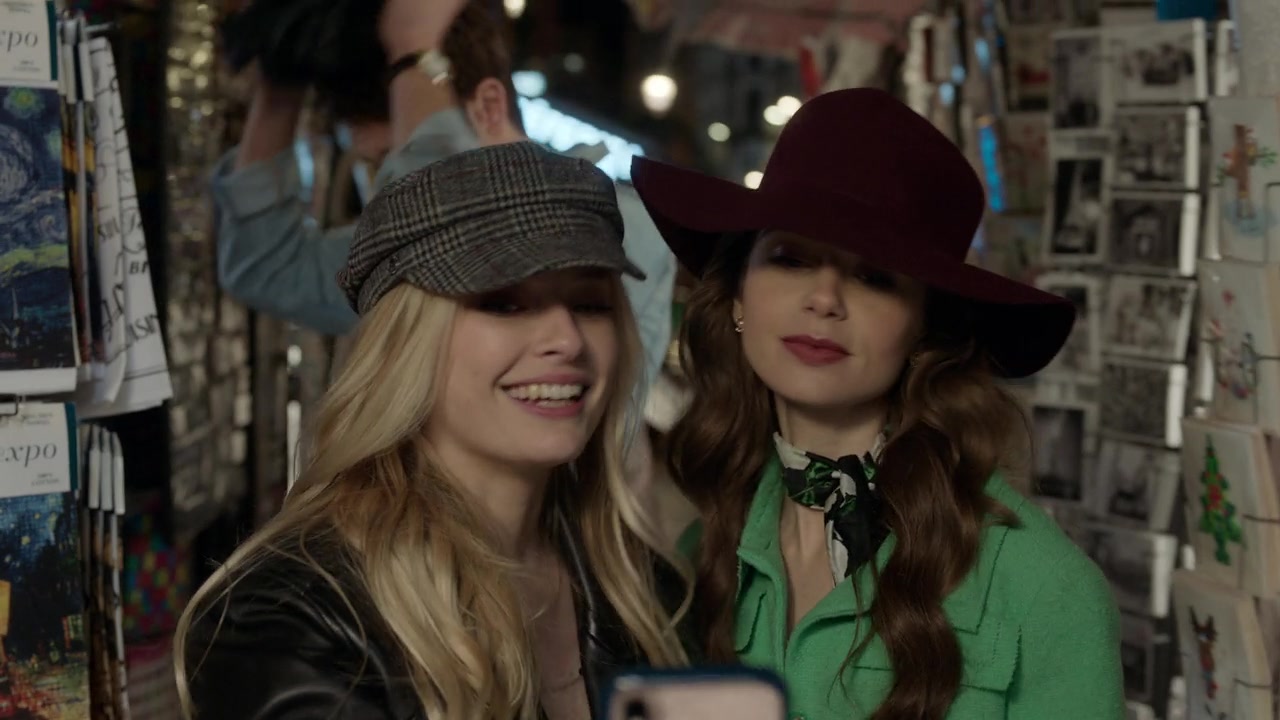Emily_in_Paris_S01E05_Faux_Amis_720p_NF_WEB-DL_DDP5_1_x264-BTN_0469.jpg