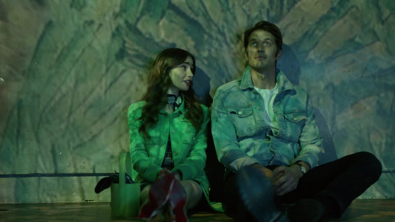Emily_in_Paris_S01E05_Faux_Amis_720p_NF_WEB-DL_DDP5_1_x264-BTN_0552.jpg