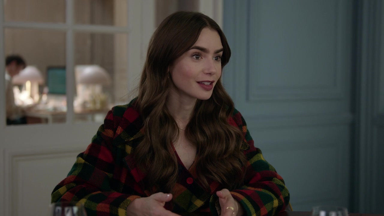 Emily_in_Paris_S01E05_Faux_Amis_720p_NF_WEB-DL_DDP5_1_x264-BTN_0651.jpg Emily_in_Paris_S01E05_Faux_Amis_720p_NF_WEB-DL_DDP5_1_x264-BTN_0651.jpg