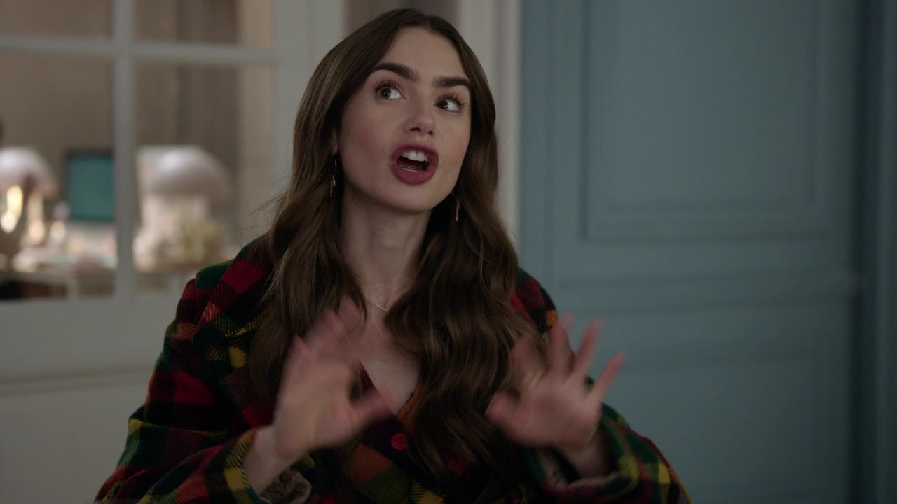 Emily_in_Paris_S01E05_Faux_Amis_720p_NF_WEB-DL_DDP5_1_x264-BTN_0666.jpg