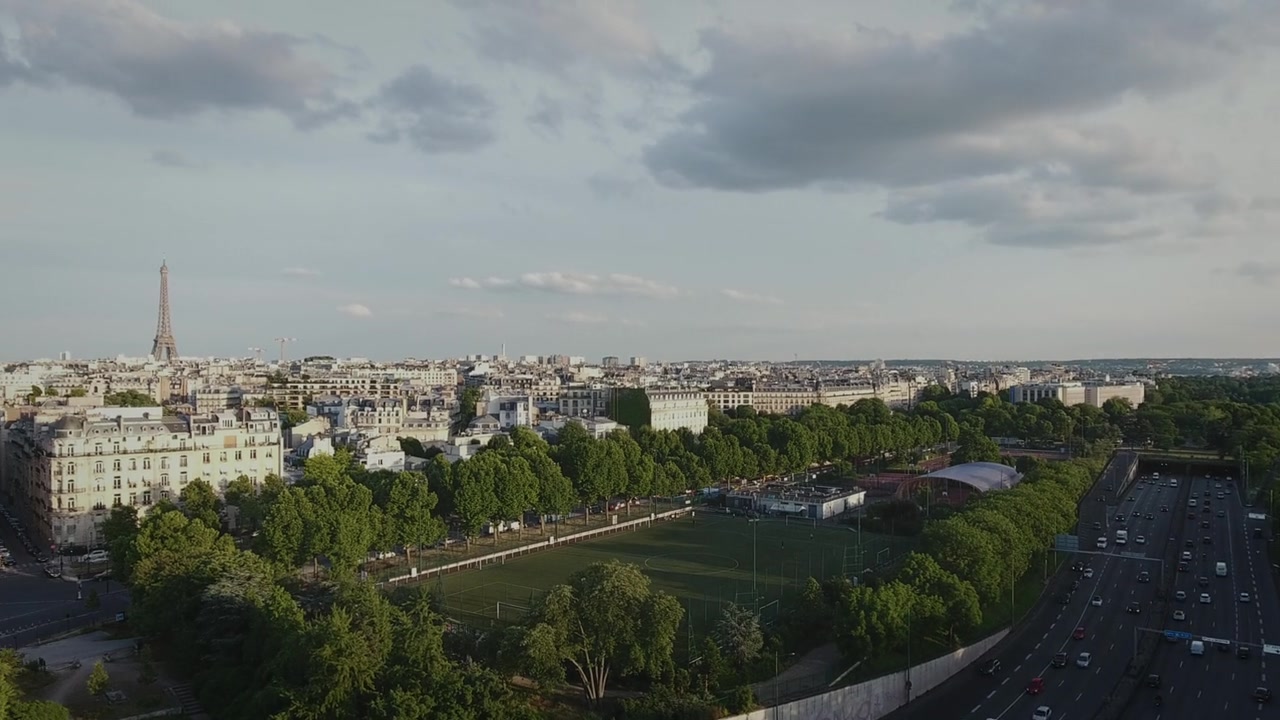 Emily_in_Paris_S01E05_Faux_Amis_720p_NF_WEB-DL_DDP5_1_x264-BTN_0681.jpg Emily_in_Paris_S01E05_Faux_Amis_720p_NF_WEB-DL_DDP5_1_x264-BTN_0681.jpg