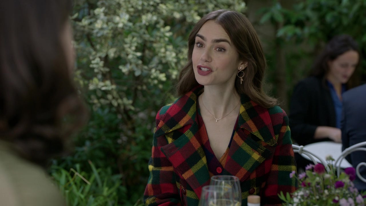 Emily_in_Paris_S01E05_Faux_Amis_720p_NF_WEB-DL_DDP5_1_x264-BTN_0721.jpg Emily_in_Paris_S01E05_Faux_Amis_720p_NF_WEB-DL_DDP5_1_x264-BTN_0721.jpg