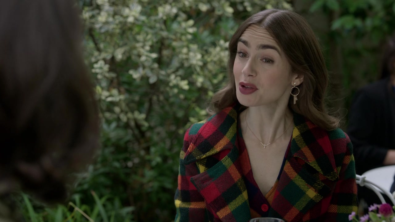 Emily_in_Paris_S01E05_Faux_Amis_720p_NF_WEB-DL_DDP5_1_x264-BTN_0727.jpg Emily_in_Paris_S01E05_Faux_Amis_720p_NF_WEB-DL_DDP5_1_x264-BTN_0727.jpg