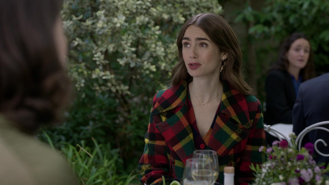 Emily_in_Paris_S01E05_Faux_Amis_720p_NF_WEB-DL_DDP5_1_x264-BTN_0742.jpg Emily_in_Paris_S01E05_Faux_Amis_720p_NF_WEB-DL_DDP5_1_x264-BTN_0742.jpg