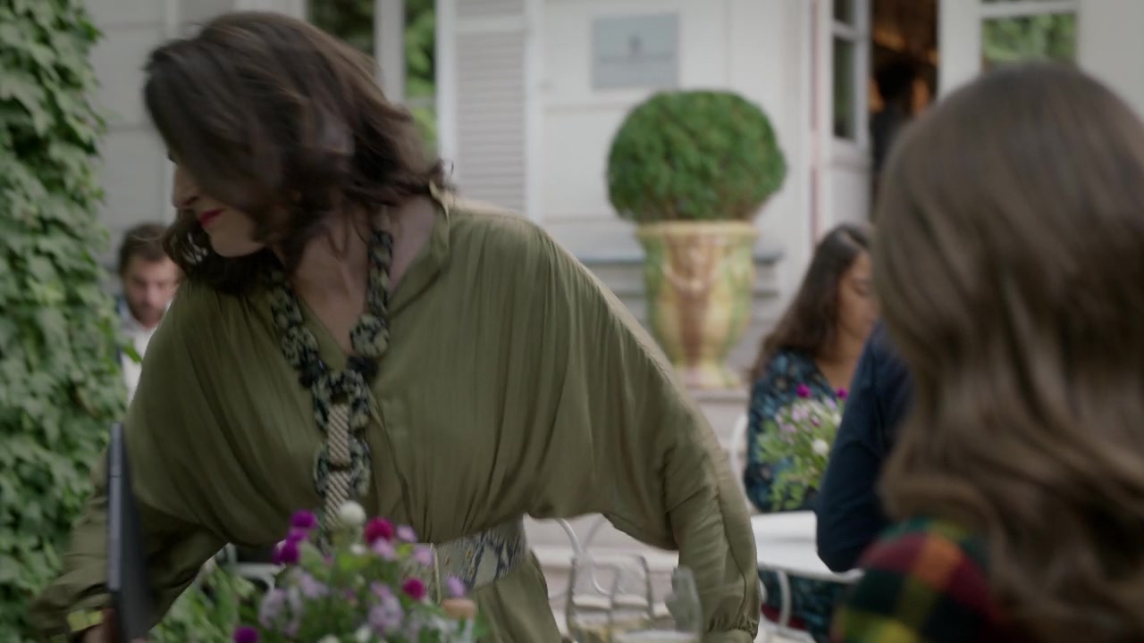Emily_in_Paris_S01E05_Faux_Amis_720p_NF_WEB-DL_DDP5_1_x264-BTN_0769.jpg Emily_in_Paris_S01E05_Faux_Amis_720p_NF_WEB-DL_DDP5_1_x264-BTN_0769.jpg