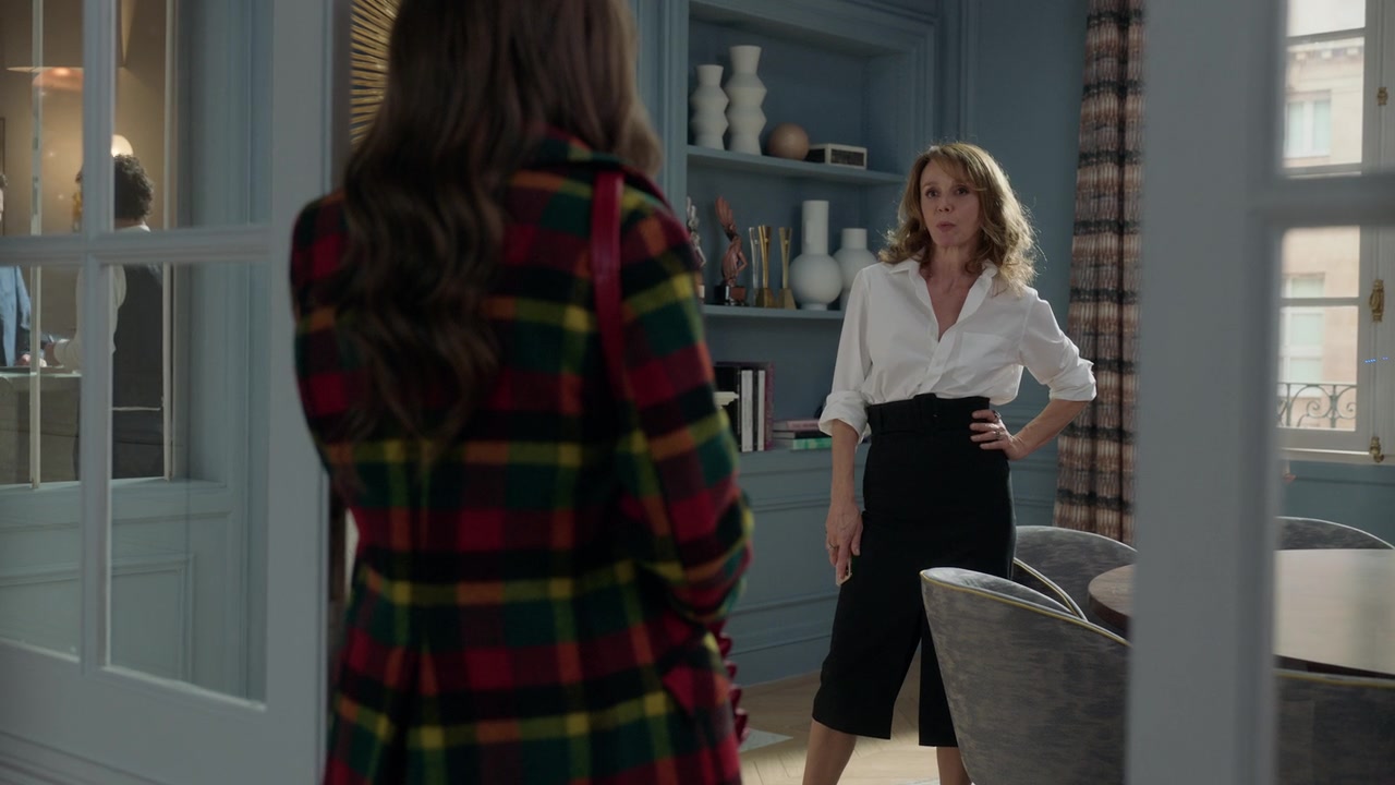 Emily_in_Paris_S01E05_Faux_Amis_720p_NF_WEB-DL_DDP5_1_x264-BTN_0802.jpg Emily_in_Paris_S01E05_Faux_Amis_720p_NF_WEB-DL_DDP5_1_x264-BTN_0802.jpg