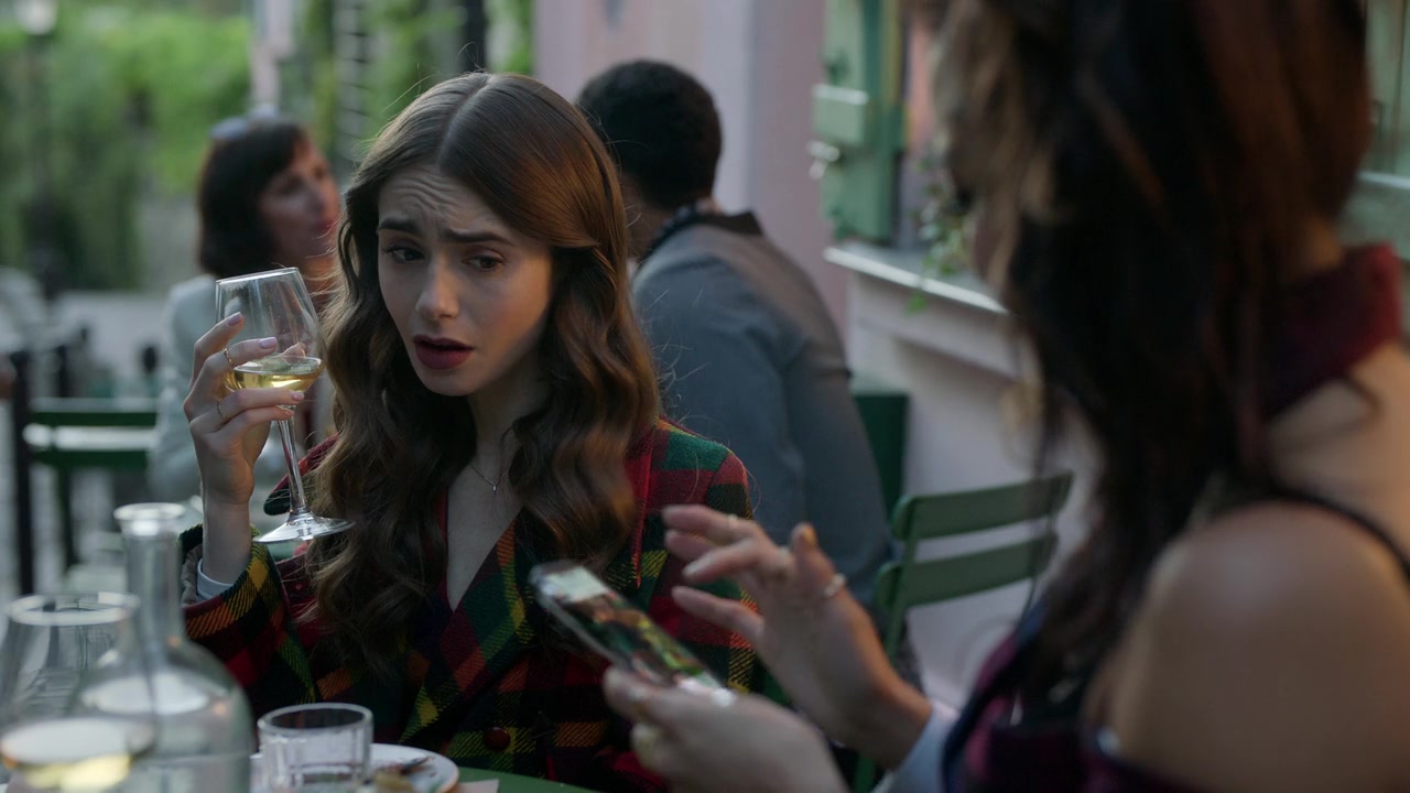 Emily_in_Paris_S01E05_Faux_Amis_720p_NF_WEB-DL_DDP5_1_x264-BTN_0855.jpg Emily_in_Paris_S01E05_Faux_Amis_720p_NF_WEB-DL_DDP5_1_x264-BTN_0855.jpg