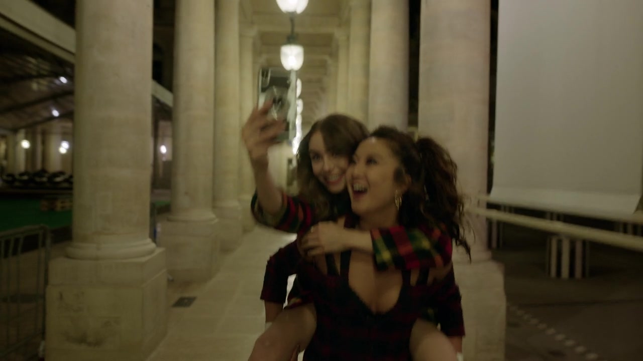Emily_in_Paris_S01E05_Faux_Amis_720p_NF_WEB-DL_DDP5_1_x264-BTN_0875.jpg Emily_in_Paris_S01E05_Faux_Amis_720p_NF_WEB-DL_DDP5_1_x264-BTN_0875.jpg