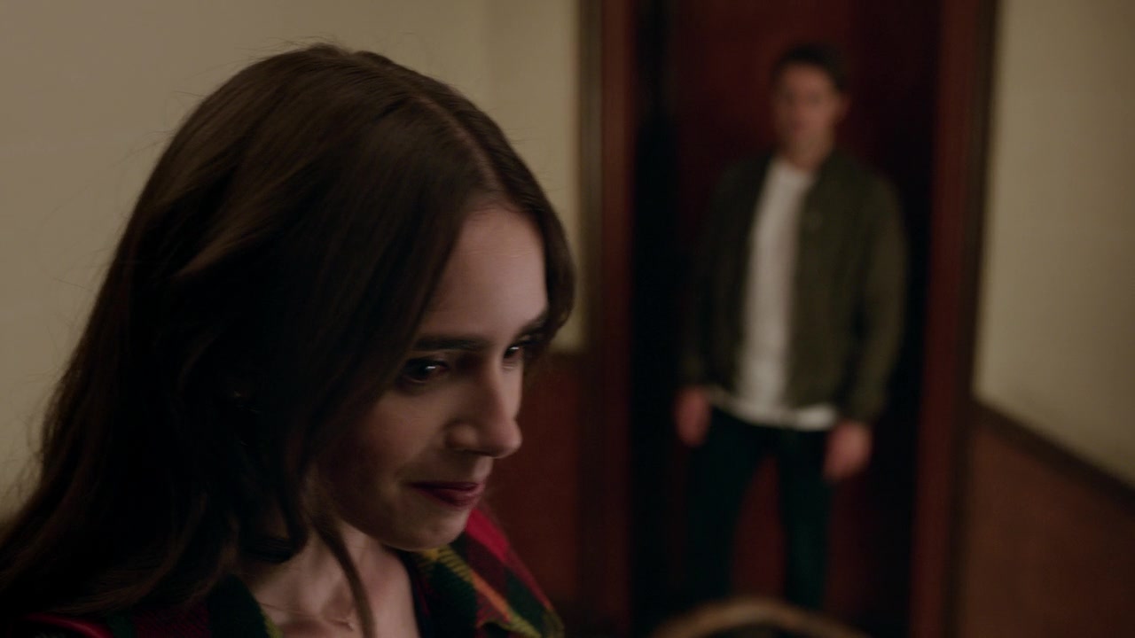 Emily_in_Paris_S01E05_Faux_Amis_720p_NF_WEB-DL_DDP5_1_x264-BTN_0990.jpg