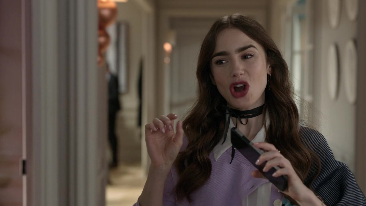 Emily_in_Paris_S01E05_Faux_Amis_720p_NF_WEB-DL_DDP5_1_x264-BTN_1035.jpg