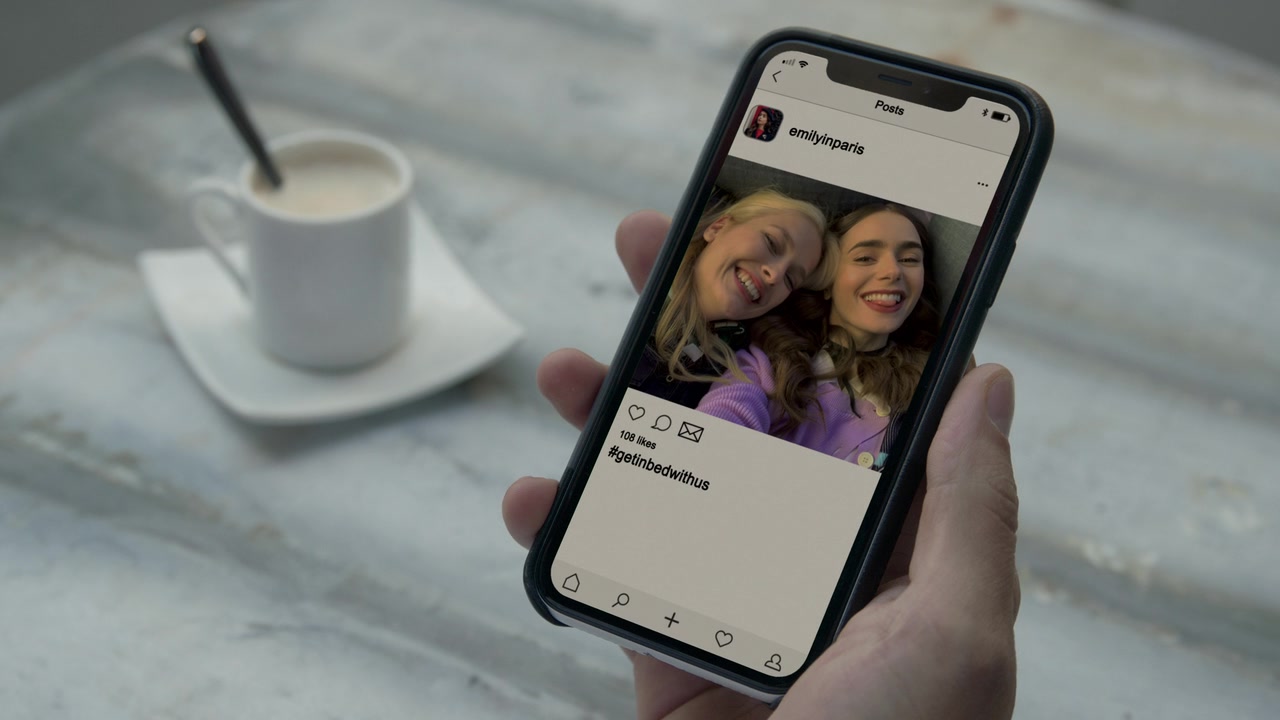 Emily_in_Paris_S01E05_Faux_Amis_720p_NF_WEB-DL_DDP5_1_x264-BTN_1104.jpg