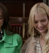 Emily_in_Paris_S01E05_Faux_Amis_720p_NF_WEB-DL_DDP5_1_x264-BTN_0114.jpg