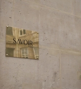 Emily_in_Paris_S01E05_Faux_Amis_720p_NF_WEB-DL_DDP5_1_x264-BTN_0133.jpg