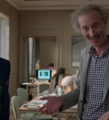 Emily_in_Paris_S01E05_Faux_Amis_720p_NF_WEB-DL_DDP5_1_x264-BTN_0218.jpg