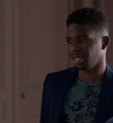 Emily_in_Paris_S01E05_Faux_Amis_720p_NF_WEB-DL_DDP5_1_x264-BTN_0240.jpg