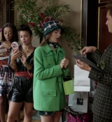 Emily_in_Paris_S01E05_Faux_Amis_720p_NF_WEB-DL_DDP5_1_x264-BTN_0273.jpg
