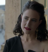Emily_in_Paris_S01E05_Faux_Amis_720p_NF_WEB-DL_DDP5_1_x264-BTN_0428.jpg