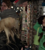 Emily_in_Paris_S01E05_Faux_Amis_720p_NF_WEB-DL_DDP5_1_x264-BTN_0468.jpg
