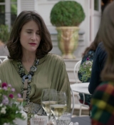 Emily_in_Paris_S01E05_Faux_Amis_720p_NF_WEB-DL_DDP5_1_x264-BTN_0750.jpg