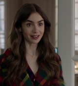 Emily_in_Paris_S01E05_Faux_Amis_720p_NF_WEB-DL_DDP5_1_x264-BTN_0807.jpg