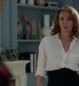 Emily_in_Paris_S01E05_Faux_Amis_720p_NF_WEB-DL_DDP5_1_x264-BTN_0809.jpg