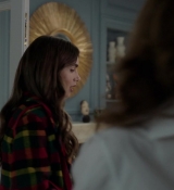 Emily_in_Paris_S01E05_Faux_Amis_720p_NF_WEB-DL_DDP5_1_x264-BTN_0831.jpg