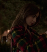 Emily_in_Paris_S01E05_Faux_Amis_720p_NF_WEB-DL_DDP5_1_x264-BTN_0950.jpg