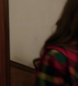 Emily_in_Paris_S01E05_Faux_Amis_720p_NF_WEB-DL_DDP5_1_x264-BTN_0972.jpg
