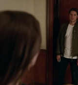 Emily_in_Paris_S01E05_Faux_Amis_720p_NF_WEB-DL_DDP5_1_x264-BTN_0983.jpg