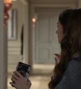 Emily_in_Paris_S01E05_Faux_Amis_720p_NF_WEB-DL_DDP5_1_x264-BTN_1038.jpg