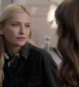 Emily_in_Paris_S01E05_Faux_Amis_720p_NF_WEB-DL_DDP5_1_x264-BTN_1073.jpg