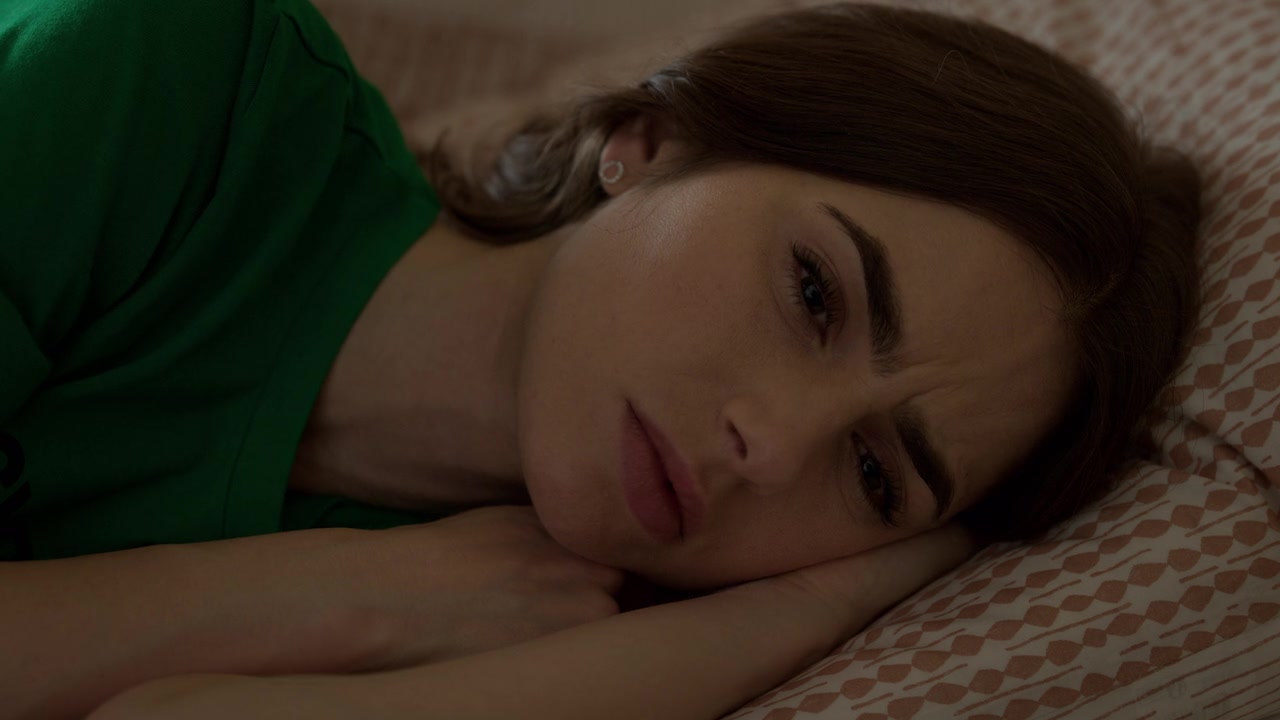 Emily_in_Paris_S01E06_Ringarde_720p_NF_WEB-DL_DDP5_1_x264-BTN_0021.jpg Emily_in_Paris_S01E06_Ringarde_720p_NF_WEB-DL_DDP5_1_x264-BTN_0021.jpg