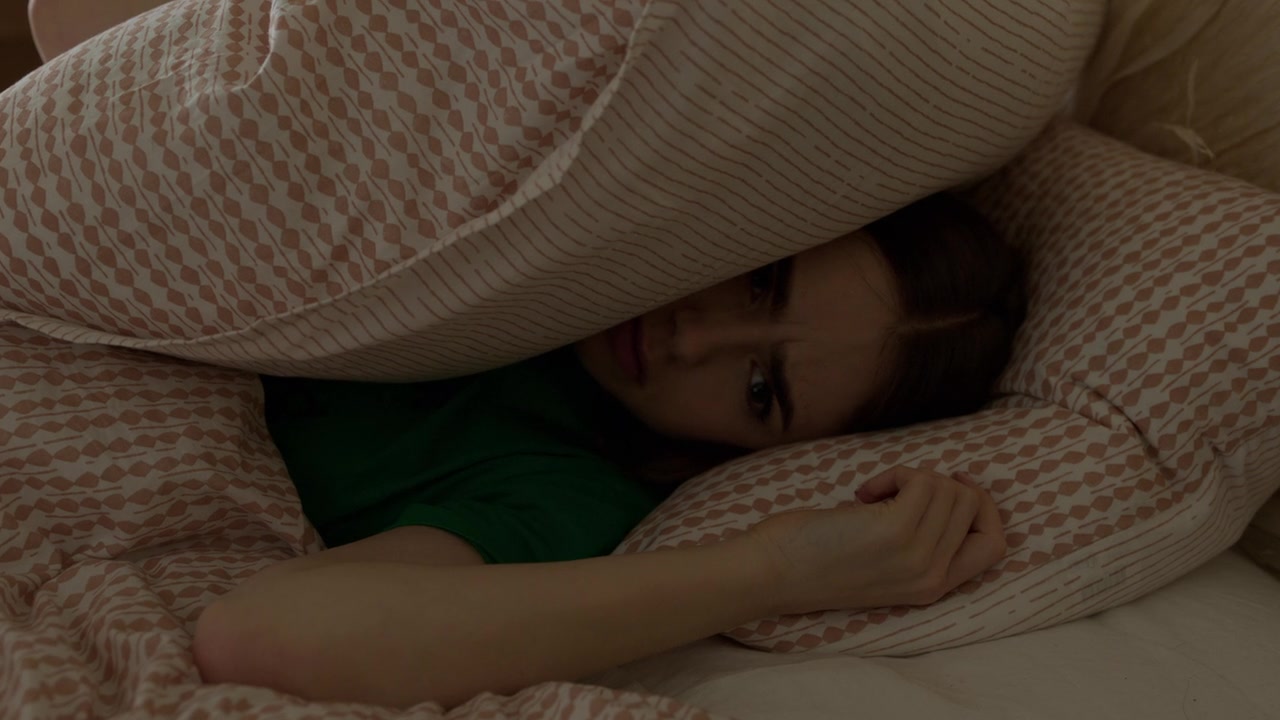 Emily_in_Paris_S01E06_Ringarde_720p_NF_WEB-DL_DDP5_1_x264-BTN_0032.jpg