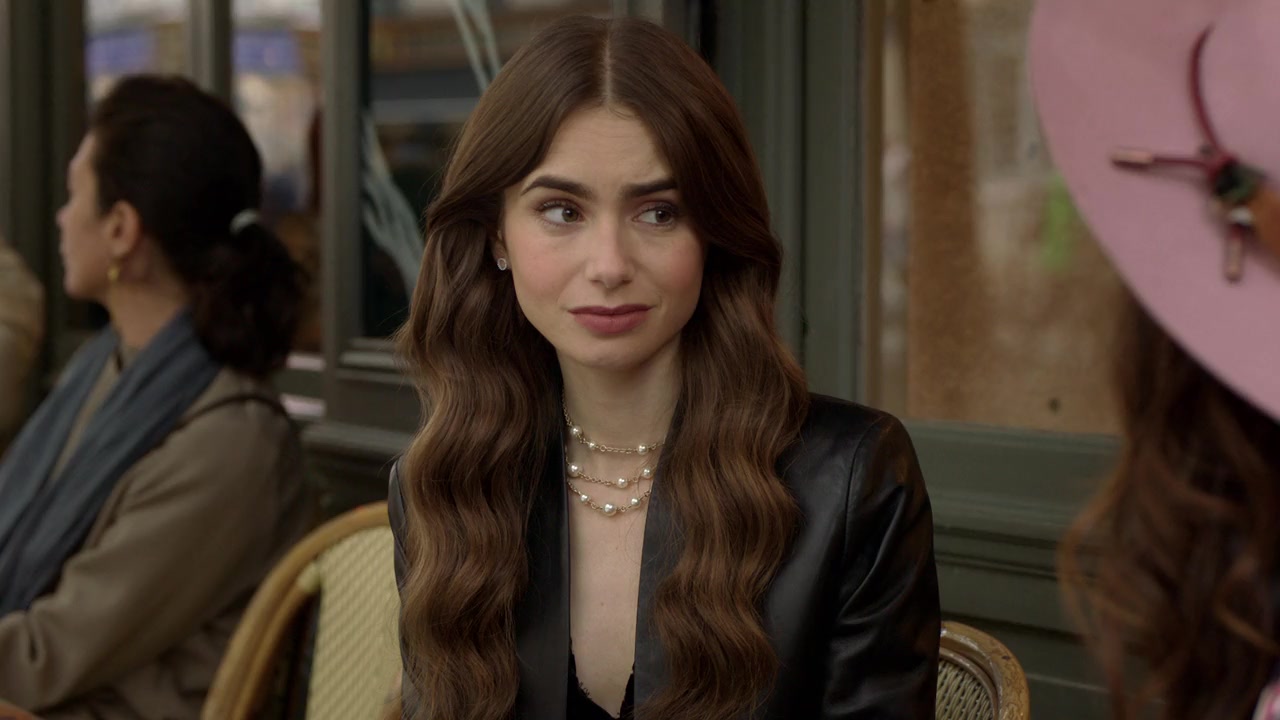 Emily_in_Paris_S01E06_Ringarde_720p_NF_WEB-DL_DDP5_1_x264-BTN_0077.jpg