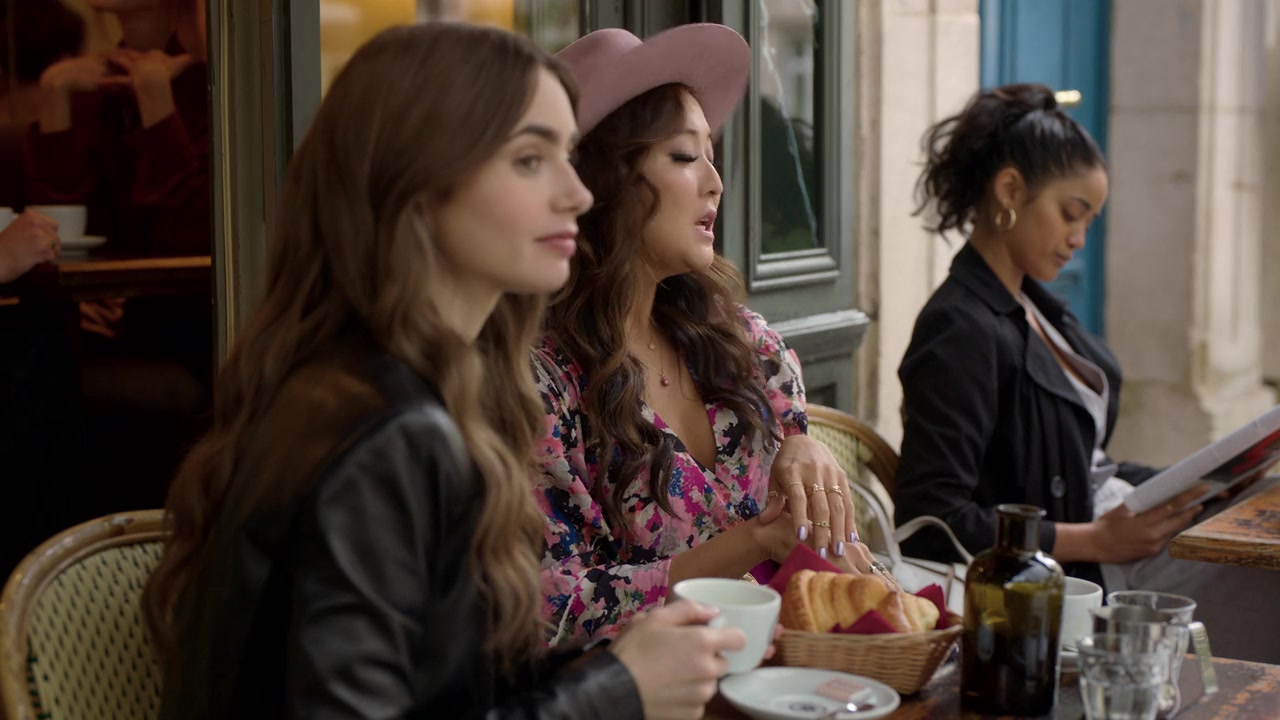 Emily_in_Paris_S01E06_Ringarde_720p_NF_WEB-DL_DDP5_1_x264-BTN_0123.jpg