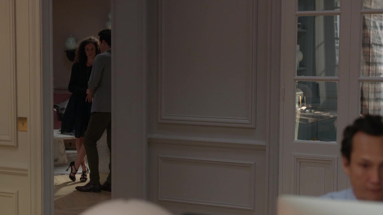 Emily_in_Paris_S01E06_Ringarde_720p_NF_WEB-DL_DDP5_1_x264-BTN_0132.jpg